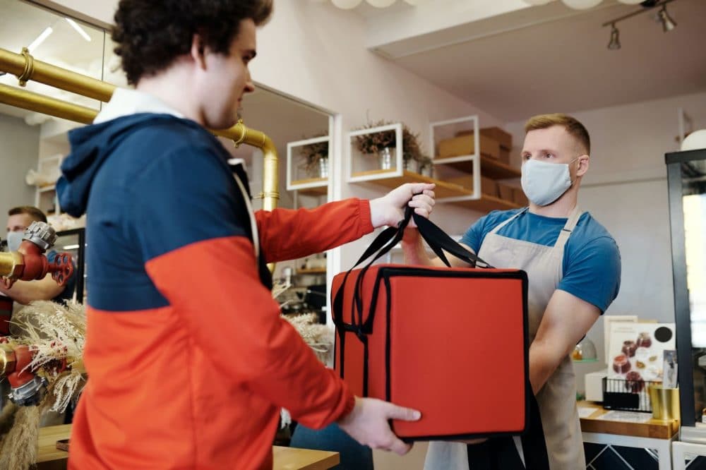 Food courier with insulated bag