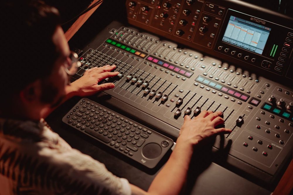 How to Become a Freelance Audio Editor [Complete Guide] | Selfgood